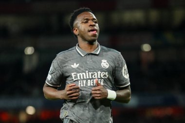 Real Madrid 'den Vincius Jnior, UEFA Şampiyonlar Ligi çeyrek final maçında Arsenal, Real Madrid' e karşı Emirates Stadyumu, Londra, Birleşik Krallık, 8 Nisan 2025