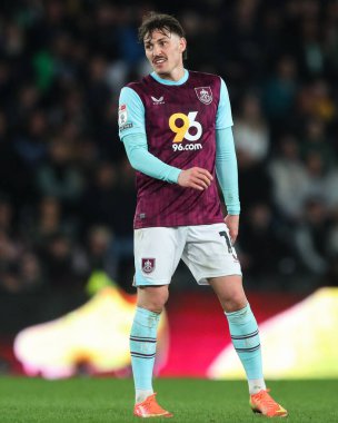 Burnley takımından Connor Roberts 8 Nisan 2025 tarihinde İngiltere 'nin Derby şehrindeki Pride Park Stadyumu' nda oynanan Derby County - Burnley maçında