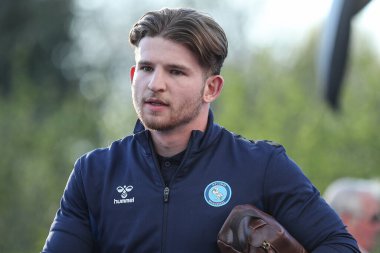 Wycombe Wanderers takımından Jasper Pattenden, 8 Nisan 2025 'te John Smith Stadyumu' nda Huddersfield Town ile Wycombe Wanderers arasındaki Sky Bet 1 maçı öncesinde stadyuma geldi.