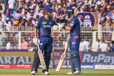 Lucknow Super Giants 'tan Aiden Markram ve Mitchell Marsh, 8 Nisan Salı günü Hindistan Premier Ligi (IPL) 2025 kriket maçında Kolkata Knight Riders ve Lucknow Super Giants arasında Eden Gardens, Batı Bengal' de karşılaşırlar.,