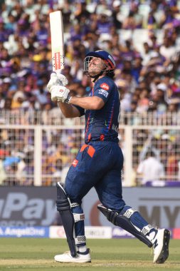 Manchester United takımından Patrick Dorgu, Manchester United 'ın 8 Mayıs 2025 tarihinde Old Trafford, Manchester, İngiltere' de oynadığı Manchester United ile oynadığı yarı final maçında