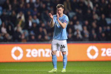 Coventry City 'den Ben Sheaf, 9 Nisan 2025' te Coventry City 'nin Coventry Building Society Arena' da Portsmouth 'a karşı oynadığı Sky Bet Şampiyonası maçında.