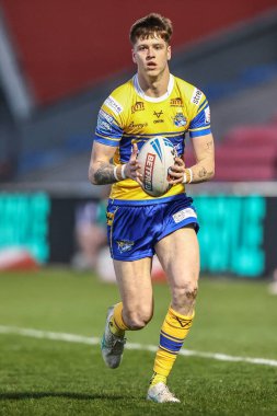 Betfred Süper Ligi karşılaşmasında Leeds Rhinos takımından Riley Lumb Salford Red Devils, Leeds Gergedan 'a karşı Salford Community Stadyumu, Eccles, İngiltere, 10 Nisan 2025