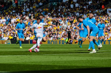 Leeds United 'dan Malikane Solomon, Leeds Road, Leeds, İngiltere' de Leeds United - Preston North End maçında 12 Nisan 2025 'te maç yapıyor.