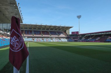 Gök Bahis Şampiyonası öncesinde Burnley 'nin Norwich City' ye karşı Turf Moor, Burnley, İngiltere 'de oynadığı maçın genel görünümü, 11 Nisan 2025