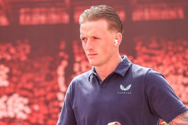 Everton 'dan Jordan Pickford Premier Lig maçı sırasında Nottingham Forest, Everton' a karşı City Ground, Nottingham, İngiltere 'de 12 Nisan 2025' de geldi.