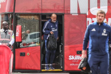 Nottingham Ormanı 'nın Nuno Espirito Santo Müdürü Premier Lig maçı sırasında Nottingham Forest, Everton' a karşı City Ground, Nottingham, İngiltere, 12 Nisan 2025 'de geldi.