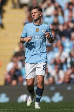 Premier League maçı sırasında Manchester City 'den James McAtee Etihad Stadyumu' nda Crystal Palace 'a karşı 12 Nisan 2025