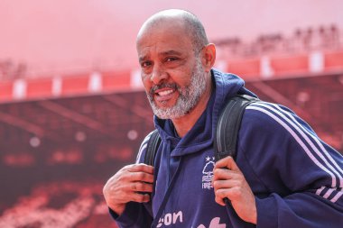 Nottingham Ormanı 'nın Nuno Espirito Santo Müdürü Premier Lig maçı sırasında Nottingham Forest, Everton' a karşı City Ground, Nottingham, İngiltere, 12 Nisan 2025 'de geldi.