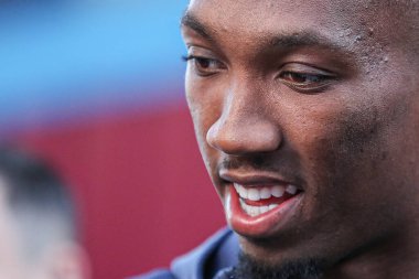 Burnley 'den Jaidon Anthony 11 Nisan 2025' te Burnley, Burnley 'e karşı Norwich City' de oynanan Gökyüzü İddia Şampiyonası maçı öncesinde stadyuma geldi.