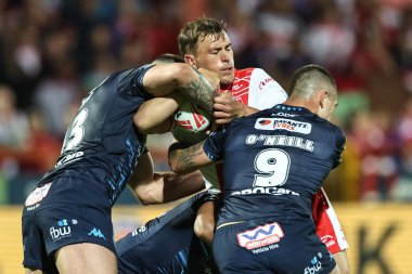 Wigan Warriors 'dan Kaide Ellis ve Wigan Warriors' tan Brad O 'neill, Hull KR' a karşı Sewell Group Craven Park, Kingston on on Hull 'da oynanan 7.