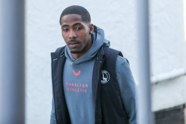Charlton Athletic takımından Kayne Ramsay, 12 Nisan 2025 'te Cledara Abbey Stadyumu' nda oynanan Cambridge United - Charlton Atletizm karşılaşması öncesinde Cledara Abbey Stadyumu 'na geldi.