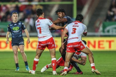 Wigan Warriors 'un Junior Nsemba' sı, Hull KR 'nin Betfred Süper Lig 7. Raundu' nda Tyrone May of Hull KR, Sewell Group Craven Park 'ta Wigan Warriors' a karşı oynamıştır.