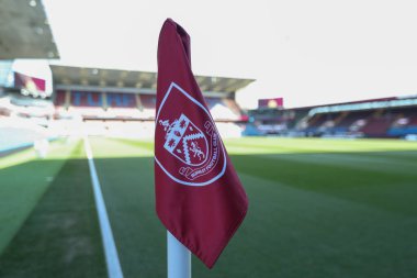 Burnley köşe bayrağı Gökyüzü İddia Şampiyonası 'nın önünde Burnley, Norwich City' e karşı Turf Moor, Burnley, İngiltere, 11 Nisan 2025