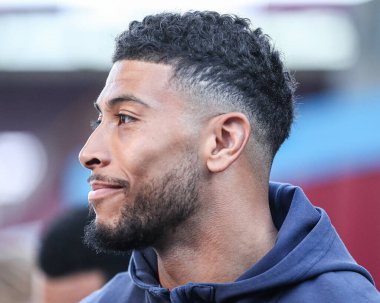 Burnley 'den Josh Laurent 11 Nisan 2025' te Burnley, Burnley 'de Norwich City maçının öncesinde stadyuma geldi.