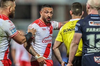 Hull KR 'dan Elliot Minchella, Betfred Süper Lig 7. Raundu' nda hakem Jack Smith 'e tepki gösterdi. Hull KR, Wigan Warriors' a karşı Sewell Group Craven Park, Kingston on Hull, Birleşik Krallık, 11 Nisan 2025