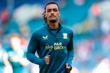 Preston North End 'den Theo Mawene 12 Nisan 2025' te İngiltere, Elland Road 'da oynanan Sky Bet Şampiyonası maçında Leeds United ve Preston North End maçında ısınma turunda
