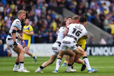 Warrington Wolves takımından Luke Yates, 12 Nisan 2025 'te Warrington, İngiltere' deki Halliwell Jones Stadyumu 'nda oynanan Warrington Wolves vs Hull FC maçında yenildi.