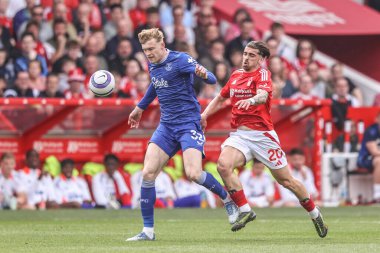 Nottingham Ormanı 'ndan Jarrad Branthwaite ve Nottingham Ormanı' ndan Jota Silva Premier Lig maçı sırasında Nottingham Ormanı Everton 'a karşı 12 Nisan 2025' de City Ground, Nottingham, Birleşik Krallık 'ta top mücadelesi verdi.