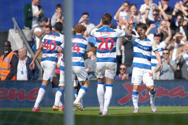 Queens park korucuları 12 Nisan 2025 'te İngiltere' deki Kiyan Prince Foundation Stadyumu 'nda Queens Park Rangers ile Bristol City arasındaki Sky Bet Şampiyonası maçında golü kutladılar.