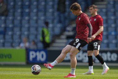 Bristol City 'den George Tanner, Sky Bet Şampiyonası öncesinde Queens Park Rangers - Bristol City maçı, Kiyan Prince Foundation Stadyumu, Londra, 12 Nisan 2025