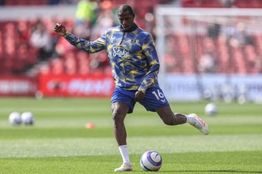 Everton 'dan Abdoulaye Doucour Premier League maçı sırasında Nottingham Forest Everton' a karşı 12 Nisan 2025 'te City Ground, Nottingham, İngiltere' de oynanan ısınma maçında