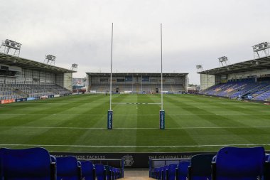 Warrington Wolves 'un evindeki Halliwell Jones Stadyumu' nun genel görüntüsü Betfred Süper Lig 7. Raundu öncesinde Warrington Wolves Hull FC ile Halliwell Jones Stadyumu, Warrington, 12 Nisan 2025