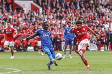 Nottingham Ormanından Nicols Domnguez Premier League maçında gol attı Nottingham Forest Everton 'a karşı City Ground, Nottingham, İngiltere, 12 Nisan 2025