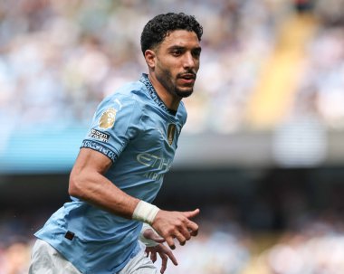 Manchester Premier League maçı sırasında Manchester City, Etihad Stadyumu 'nda Crystal Palace' a karşı Omar Marmoush, 12 Nisan 2025