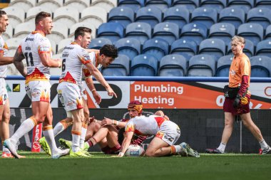 Katalan Ejderhaları 'ndan Lo Darrelatour, 13 Nisan 2025' te John Smith Stadyumu 'nda oynanan Betfred Süper Lig karşılaşmasında Huddersfield Giants ve Catalans Dragons maçında kendini yaraladı.