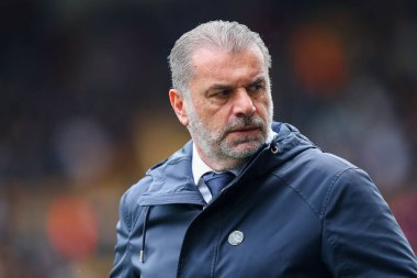 Tottenham Hotspur 'dan Ange Postecoglou, 13 Nisan 2025' te İngiltere 'nin Molineux kentinde oynanan Premier League karşılaşması öncesinde Wolverhampton Wanderers Tottenham Hotspur' a karşı