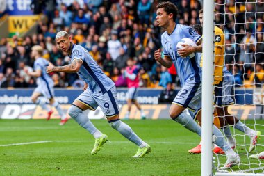 Tottenham Hotspur 'dan Richarlison, Premier Lig maçında Wolverhampton Wanderers ile Tottenham Hotspur maçında 13 Nisan 2025' te Wolverhampton, İngiltere 'de karşılaşma hedefini kutluyor.