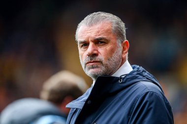 Tottenham Hotspur 'dan Ange Postecoglou, 13 Nisan 2025' te İngiltere 'nin Molineux kentinde oynanan Premier League karşılaşması öncesinde Wolverhampton Wanderers Tottenham Hotspur' a karşı