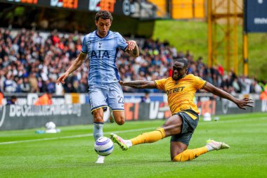 Tottenham Hotspur 'dan Brennan Johnson, Wolverhampton Wanderers' ın Tottenham Hotspur 'a karşı oynadığı Premier League maçında Toti of Wolverhampton Wanderers' a meydan okudu.