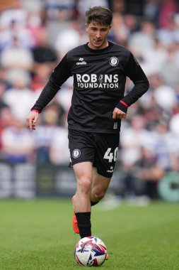 Bristol City 'den George Earthy, 12 Nisan 2025' te Londra 'daki Kiyan Prince Vakfı Stadyumu' nda Queens Park Rangers-Bristol City maçında.