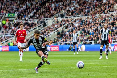 Newcastle United takımından Bruno Guimaraes, Premier League maçında Manchester United 'a karşı St. James' s Park, Newcastle, İngiltere 'de 13 Nisan 2025' te oynanan maçta 4-1 berabere kaldı.