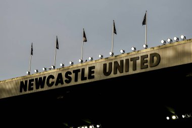 Premier Lig maçı sırasında St. James 's Park' ta güneş batıyor. Newcastle United, Manchester United 'a karşı. St. James' s Park, Newcastle, İngiltere, 13 Nisan 2025