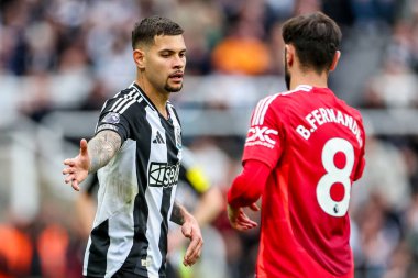 Newcastle United 'dan Bruno Guimaraes Manchester United' dan Bruno Fernandes ile el sıkışırken, Newcastle United taraftarları Premier Lig maçı sırasında Newcastle United ile Manchester United, Newcastle Park, Newcastle 'da tek bir Bruno' yu seslendirdiler. 