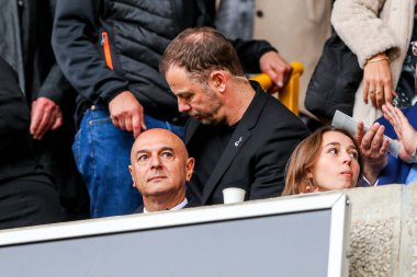 Daniel Levy, Tottenham Hotspur başkanı Premier Lig maçında Wolverhampton Wanderers Tottenham Hotspur 'a karşı Molineux, Wolverhampton, Birleşik Krallık, 13 Nisan 2025