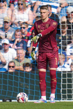 Queens Park Rangers takımından Paul Nardi, Queens Park Rangers 'a karşı Bristol City' nin 12 Nisan 2025 'te Londra' daki Kiyan Prince Vakfı Stadyumu 'nda oynanan maçında