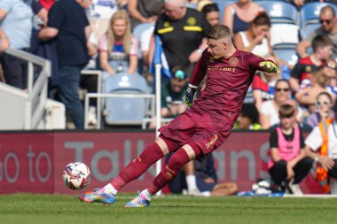 Queens Park Rangers takımından Paul Nardi, Queens Park Rangers 'a karşı Bristol City' nin 12 Nisan 2025 'te Londra' daki Kiyan Prince Vakfı Stadyumu 'nda oynanan maçında