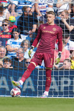 Queens Park Rangers takımından Paul Nardi, Queens Park Rangers 'a karşı Bristol City' nin 12 Nisan 2025 'te Londra' daki Kiyan Prince Vakfı Stadyumu 'nda oynanan maçında