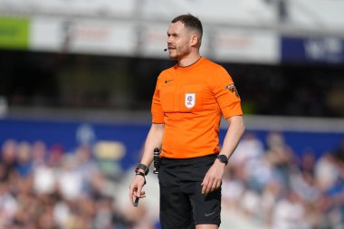 Leigh Doughty, Sky Bet Şampiyonası 'nda hakemdi Queens Park Rangers' a karşı Bristol City, Kiyan Prince Vakfı Stadyumu, Londra, 12 Nisan 2025