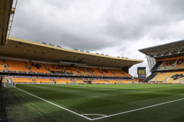 Wolverhampton Wanderers 'ın evi Molineux' un genel kanalı, Wolverhampton Wanderers maçının önünde Wolverhampton Wanderers Tottenham Hotspur 'a karşı Molineux, Wolverhampton, Birleşik Krallık, 13 Nisan 2025