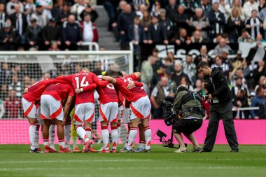 Manchester United, 13 Nisan 2025 'te St. James' s Park, Newcastle, İngiltere 'de oynanan Premier League karşılaşması öncesinde bir araya geldi.