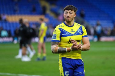 Warrington Wolves 'tan Matty Ashton, 12 Nisan 2025' te İngiltere 'nin Warrington kentinde oynanan Betfred Süper Lig 7. Raundunda Warrington Wolves vs Hull FC maçının ardından ev sahibi taraftarları alkışlıyor.