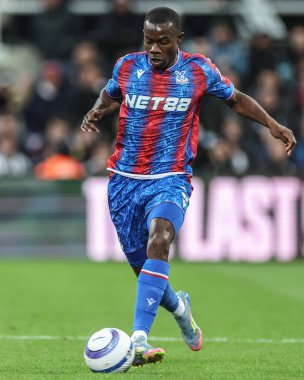 Kristal Saray 'dan Tyrick Mitchell Premier Lig maçı sırasında Newcastle United, Crystal Palace' a karşı St. James 's Park, Newcastle, İngiltere, 16 Nisan 2025