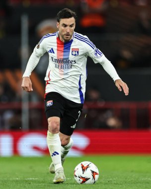 Lyon 'dan Nicols Tagliafico UEFA Avrupa Ligi çeyrek final maçında Old Trafford, Manchester, İngiltere' de Manchester United - Lyon maçında 17 Nisan 2025