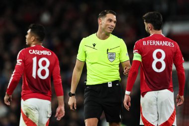 Hakem Sandro Schrer UEFA Avrupa Ligi çeyrek final maçında Manchester United - Lyon maçında Manchester United - Old Trafford, Manchester, İngiltere, 17 Nisan 2025