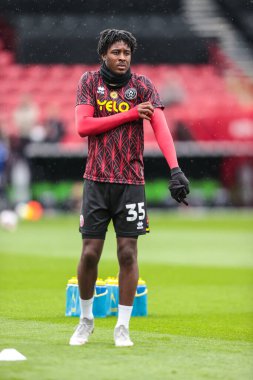 Sheffield United takımından Andre Brooks 18 Nisan 2025 'te Sheffield Lane, İngiltere' de oynanan Sheffield United - Cardiff City maçında maç öncesi ısınma maçında...